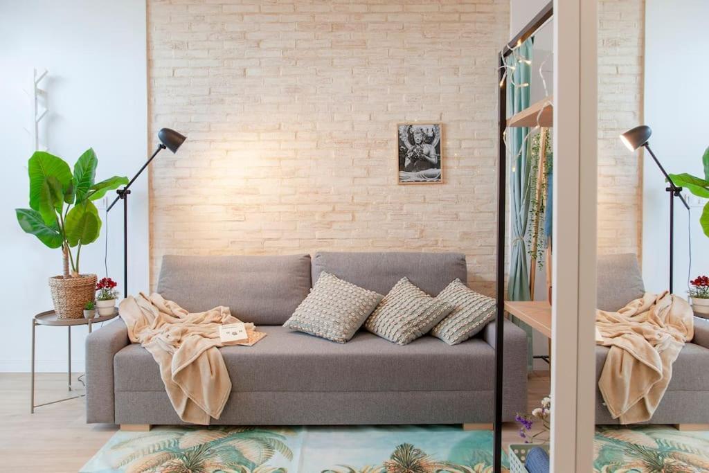 Al5 Seaside Bliss-Stylish Loft Steps From Malvarrosa Βαλένθια Εξωτερικό φωτογραφία